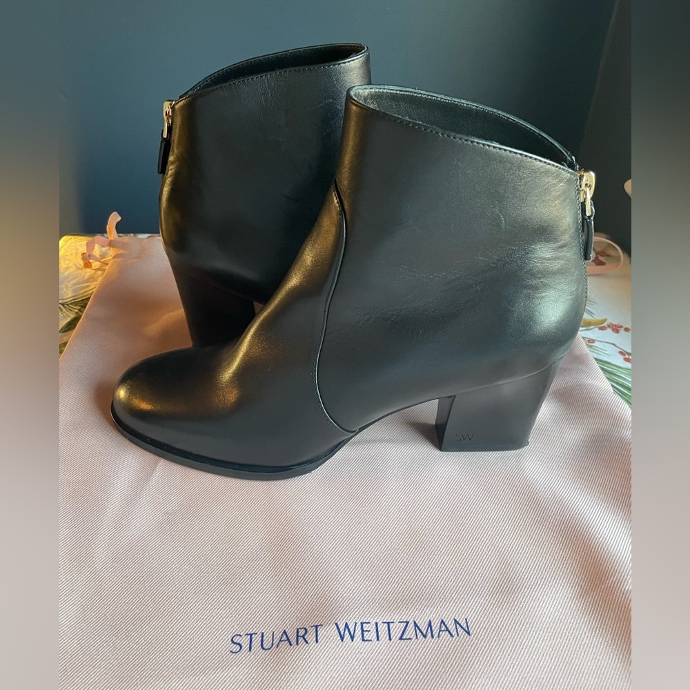 Stuart Weitzman Romita Leather Ankle Booties